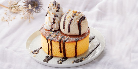 窯焼きパンケーキ（チョコソース添え）