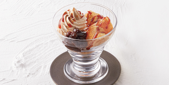 わらび餅（北海道産大豆きな粉ホイップ添え）